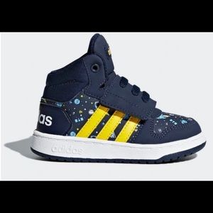 Sneakers for kids to play in -